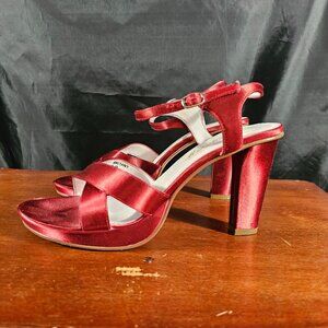 Michaelangelo deep red satin dress shoe. Size 9